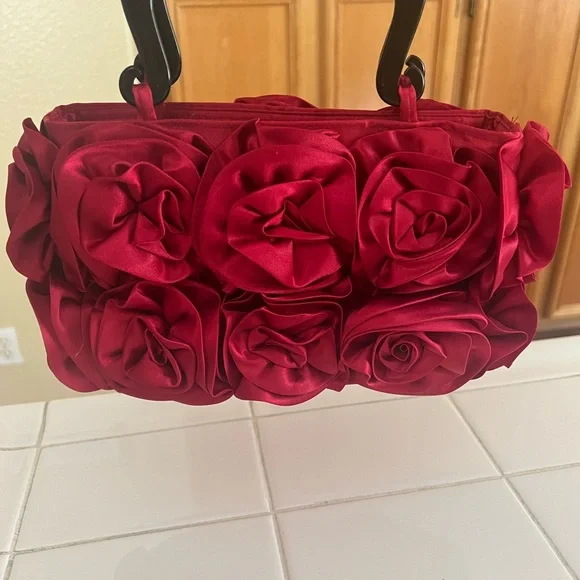NEW Mad by Design Silk Rose Appliqué Handbag - Picture 4 of 12
